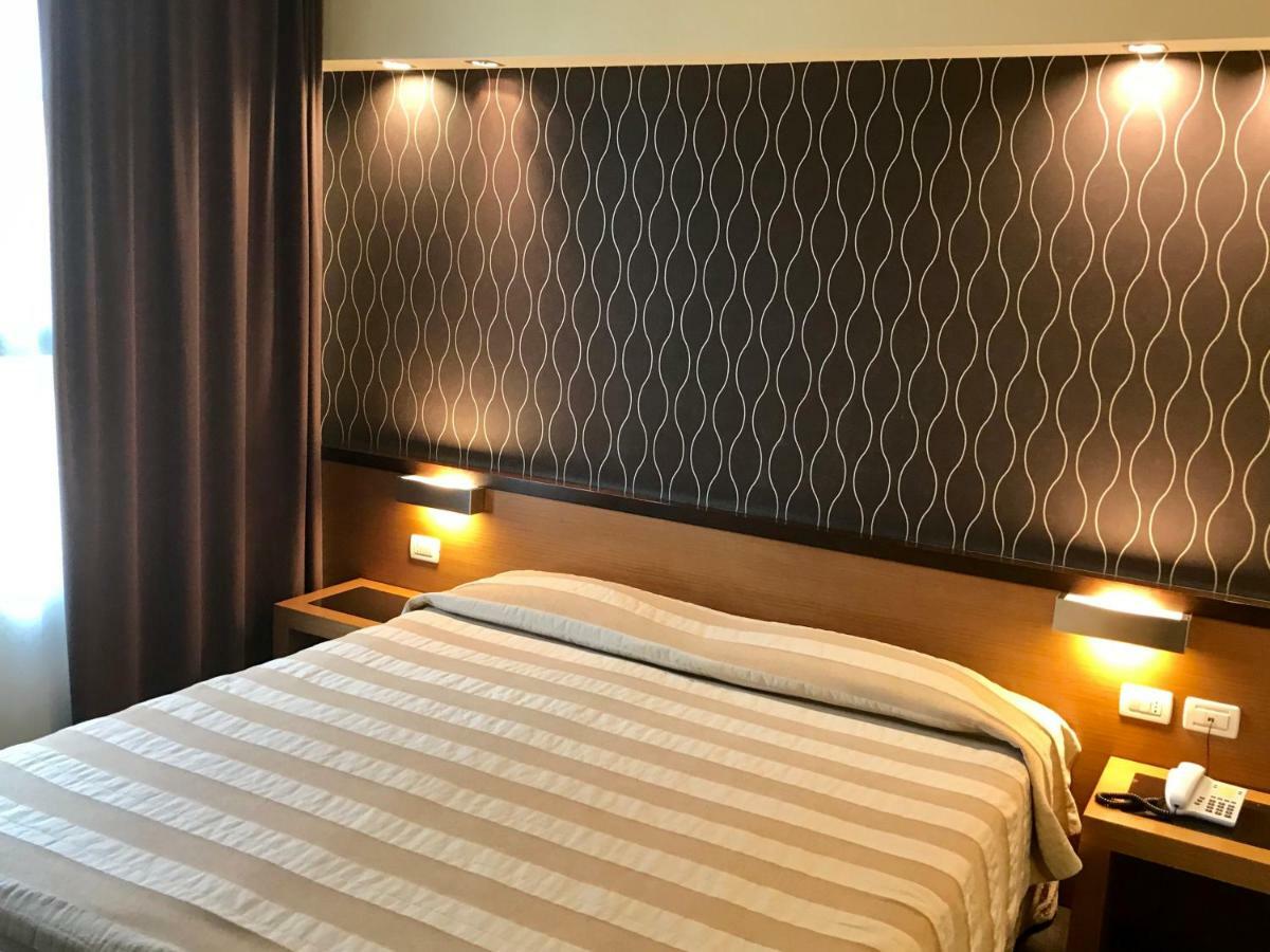 Hc3 Hotel Bologna Exteriör bild